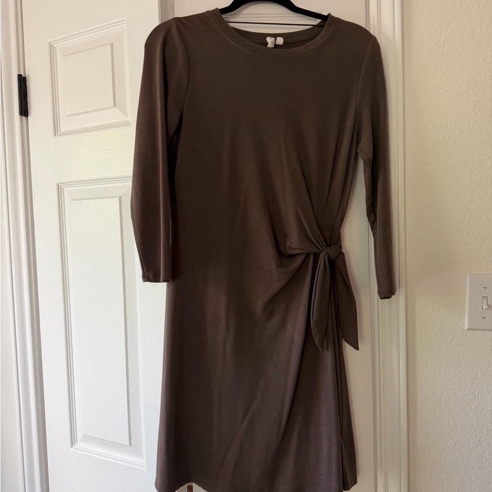 Cable & Gauge Brown Long Sleeve Tie-Waist Dress